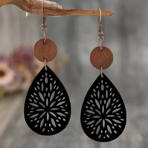 NEW Black Bohemian Teardrop Earrings - Picture 1 of 1